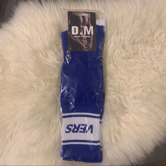 DM VERS MENS ATHLETIC SOCKS. NWT - Picture 2 of 4